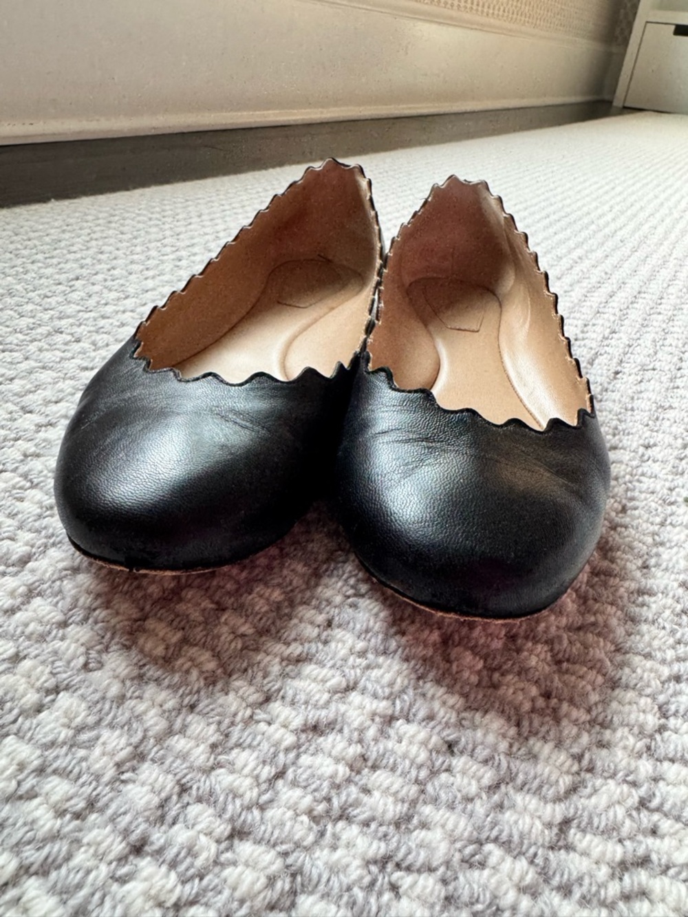 Chloe Black Scallop-Edge Leather Ballet Flats - Picture 2 of 7